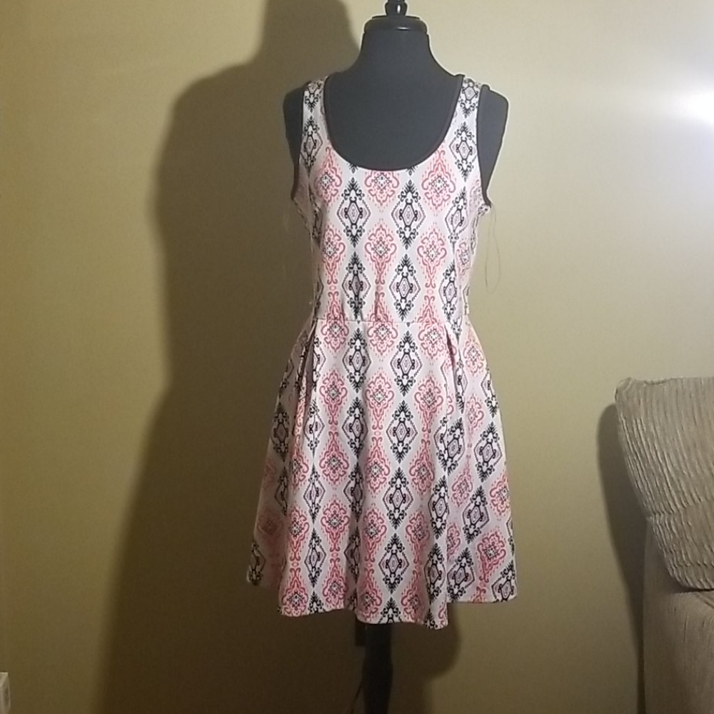 White dress with patterns